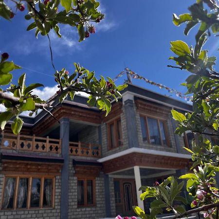 Ladakh Country Inn Лех Екстер'єр фото