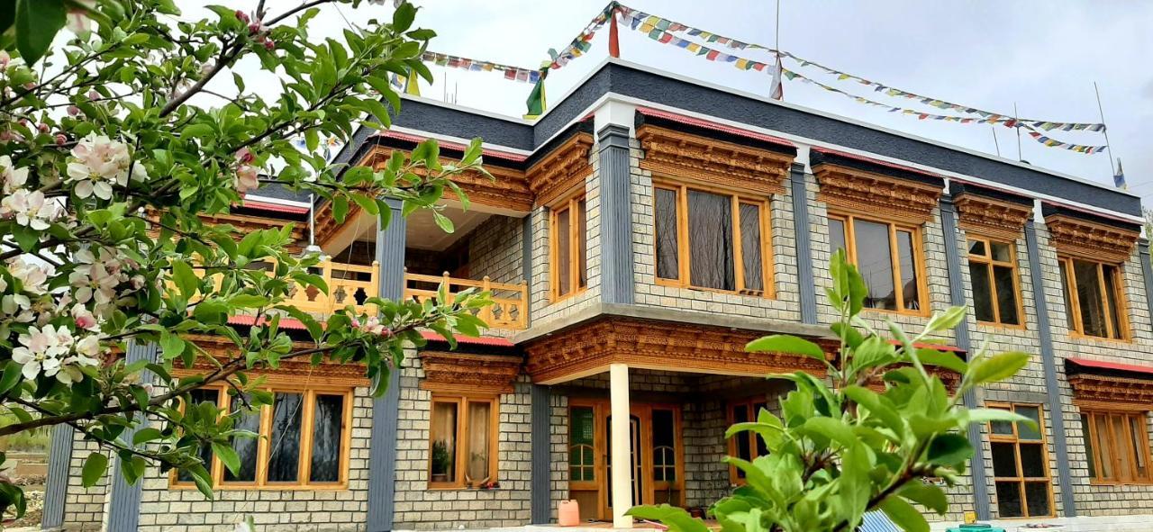Ladakh Country Inn Лех Екстер'єр фото