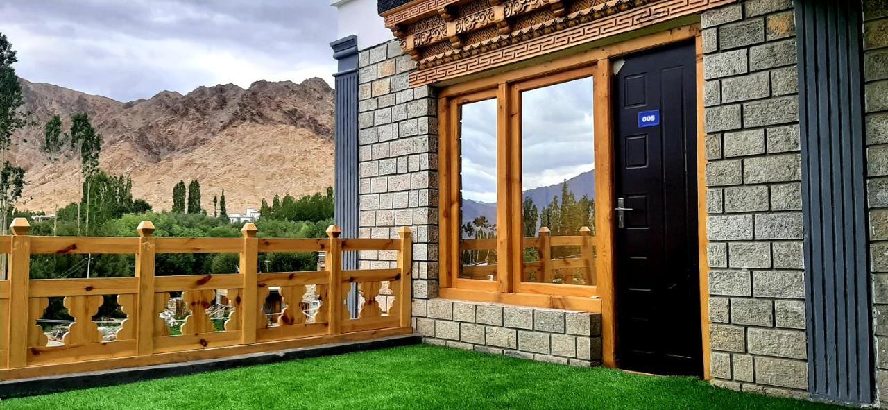 Ladakh Country Inn Лех Екстер'єр фото